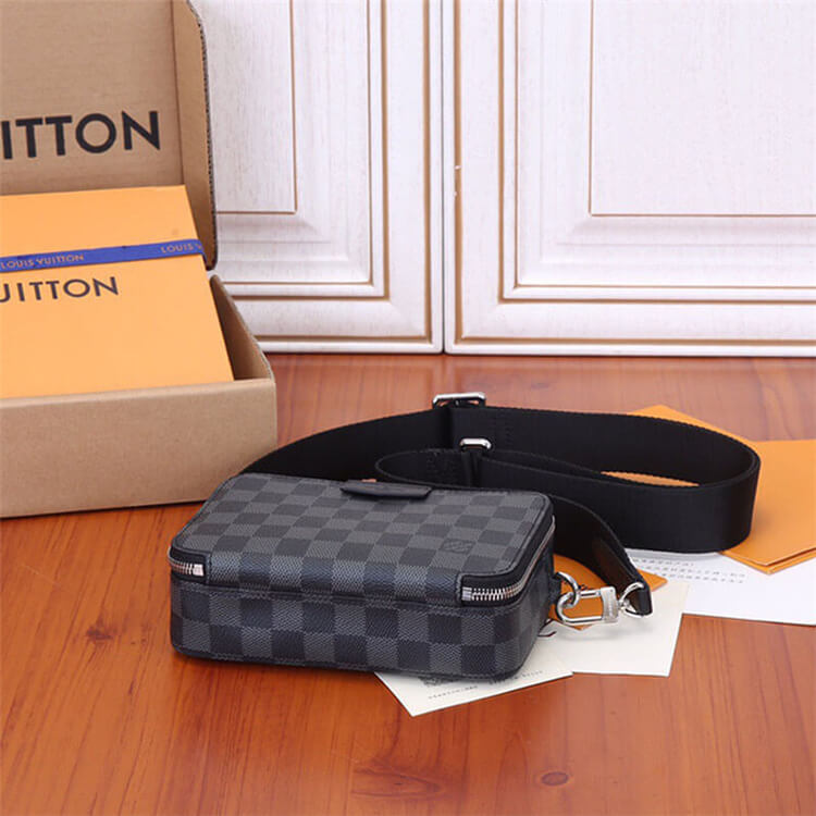 Replica LV Alpha Wearable Wallet N60418 (5)