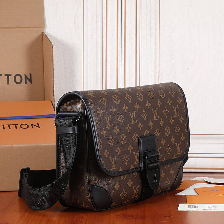 Replica LV Archy Messenger MM M46328 (3)