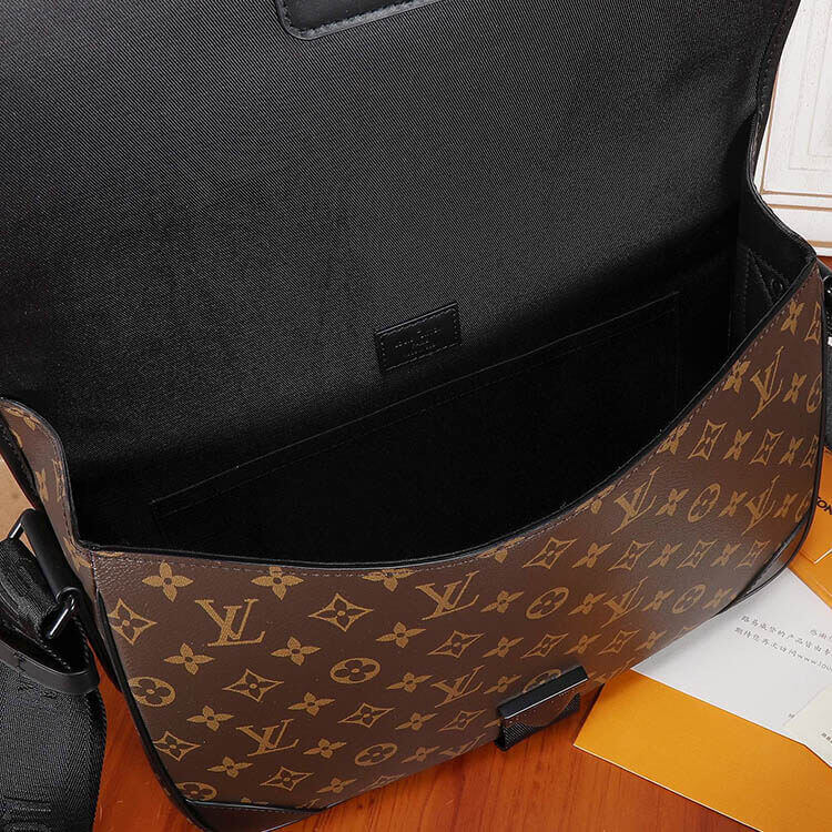 Replica LV Archy Messenger MM M46328 (6)