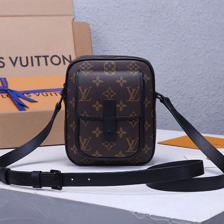 Replica LV Christopher Wearable Wallet M69404 (2)