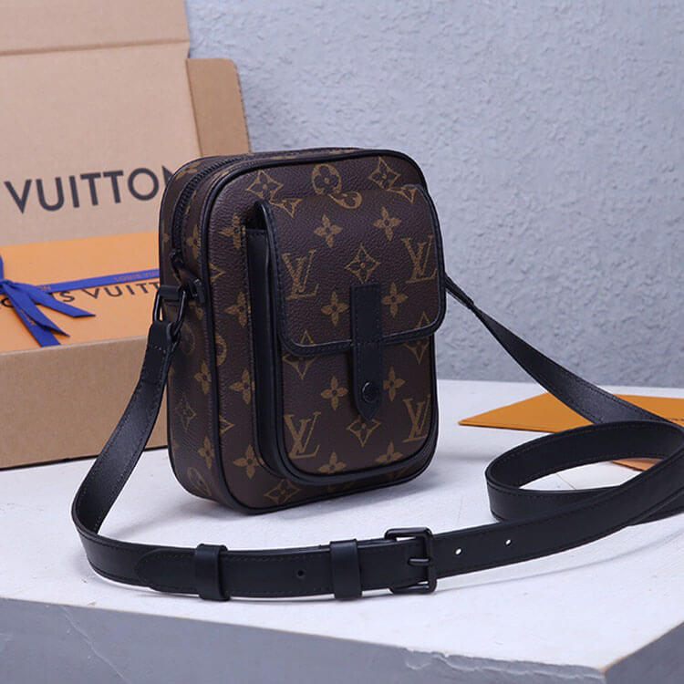 Replica LV Christopher Wearable Wallet M69404 (3)