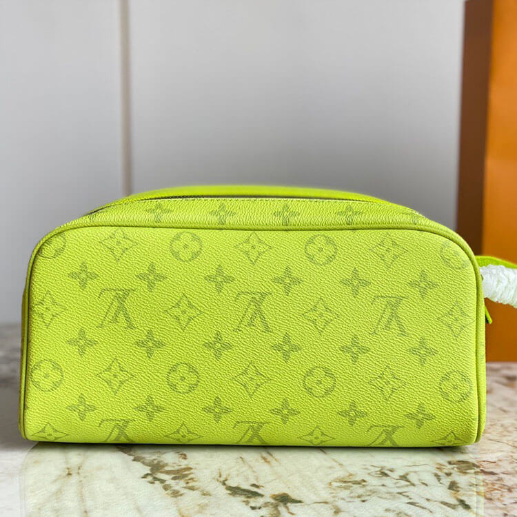 Replica LV Dopp Kit M10144 (3)