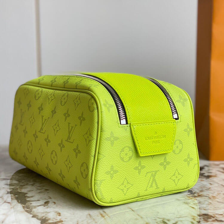 Replica LV Dopp Kit M10144 (4)