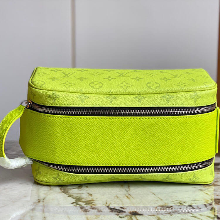 Replica LV Dopp Kit M10144 (6)