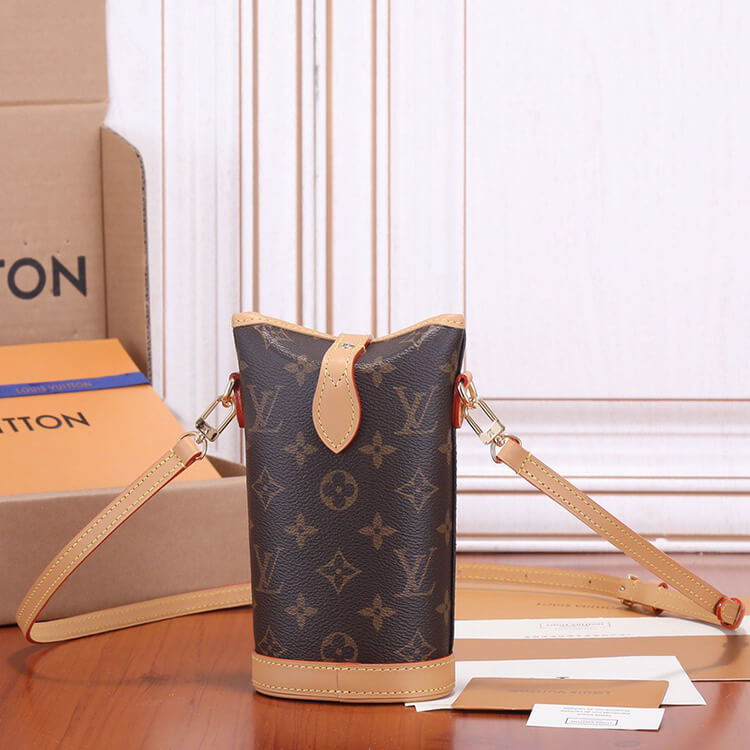 Replica LV Fold Me Pouch M80874 (4)