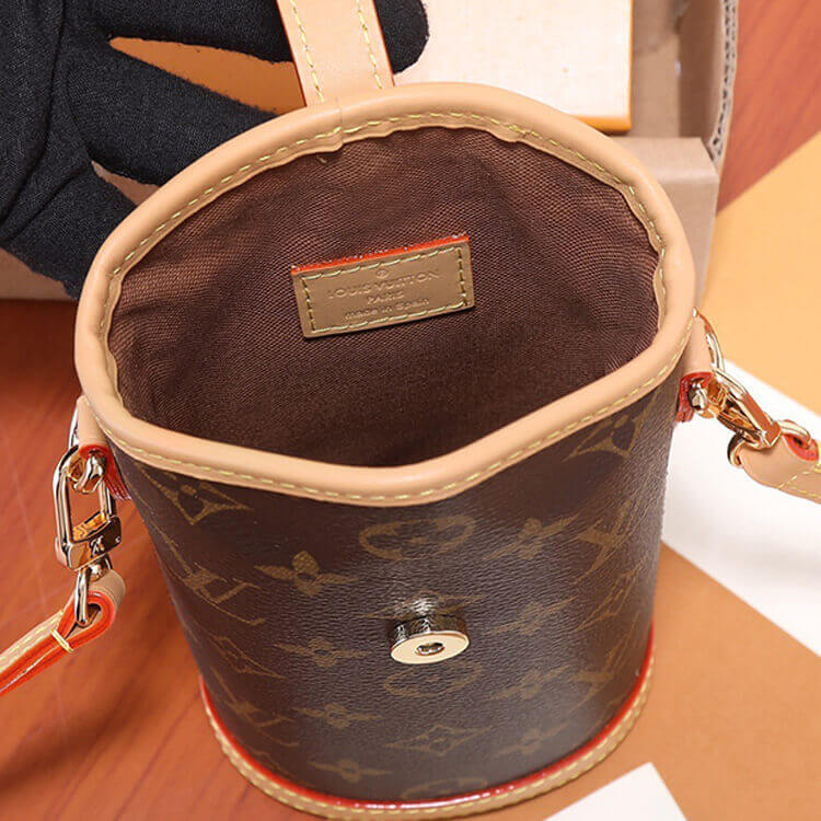 Replica LV Fold Me Pouch M80874 (6)