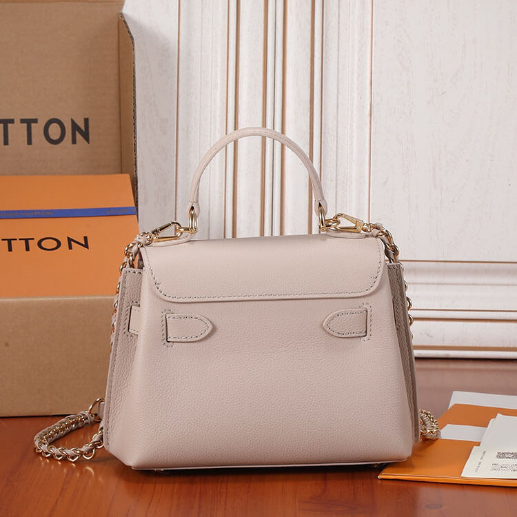 Replica LV LockMe Ever Mini M21052 (4)