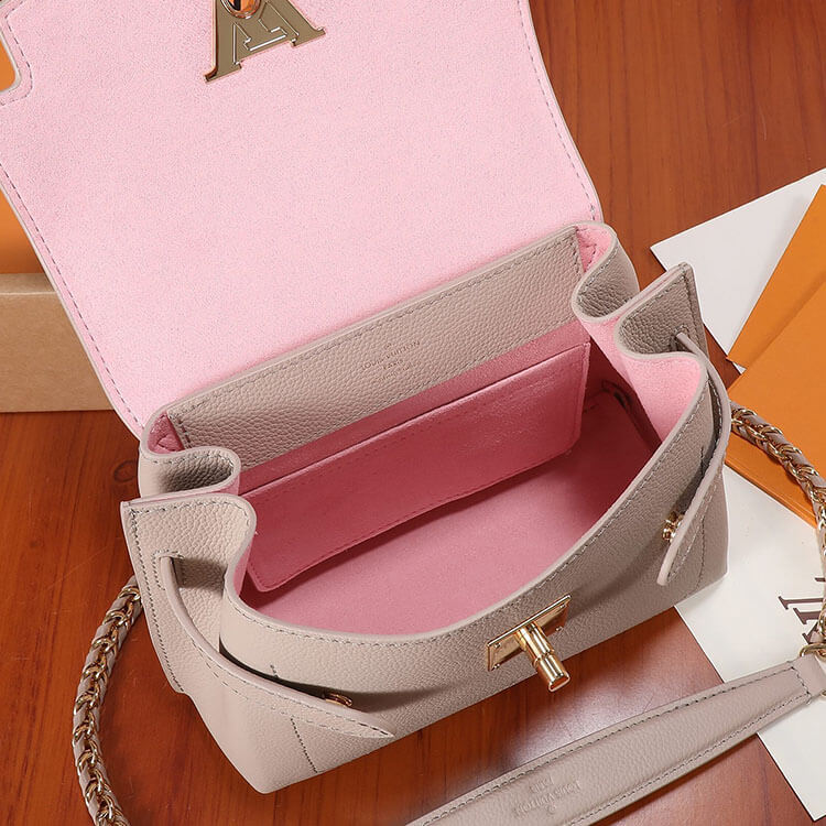 Replica LV LockMe Ever Mini M21052 (6)