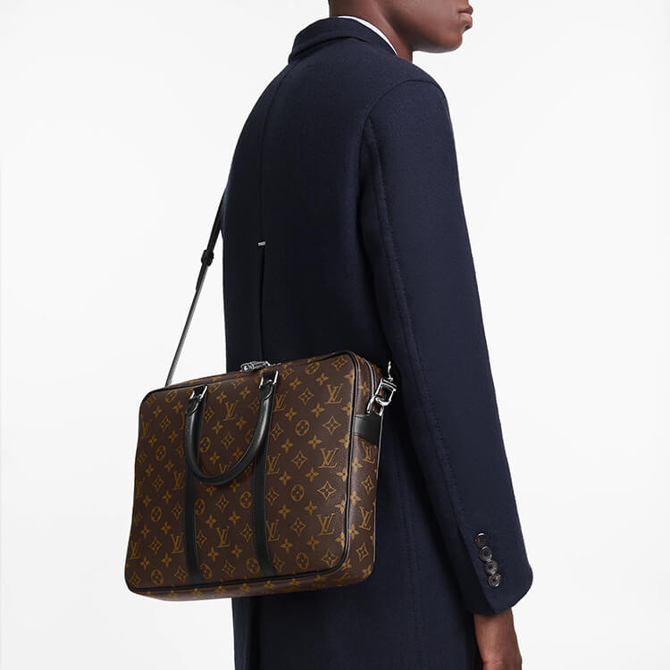 Replica LV Porte-Documents Voyage PM M52005 (5)