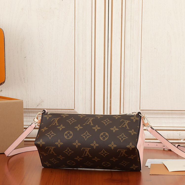 Replica LV Bloom Pouch M11303 (4)