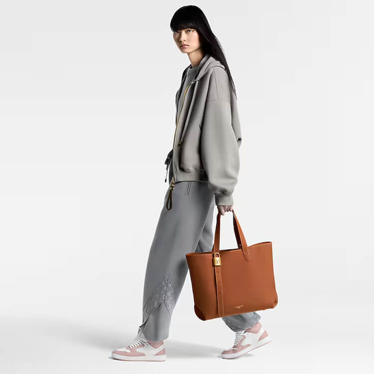 Replica LV Low Key Cabas MM M25342 (8)