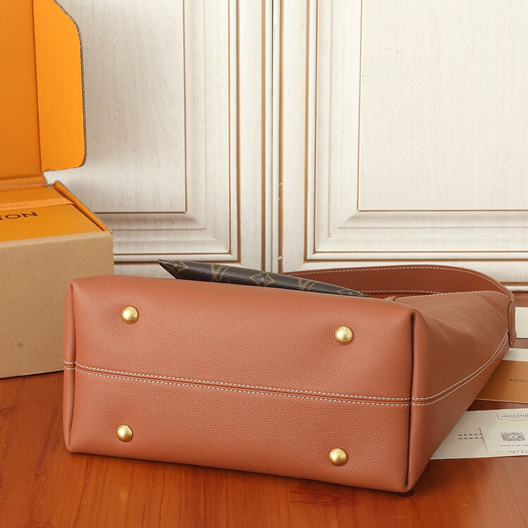 Replica LV Low Key Hobo MM M24974 (5)