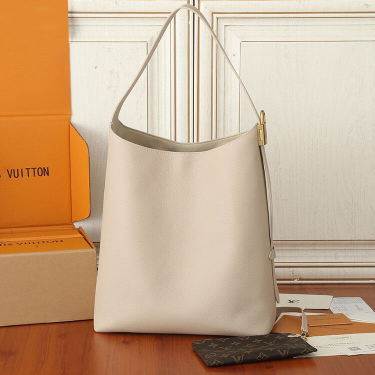 Replica LV Low Key Hobo MM M25022 (4)
