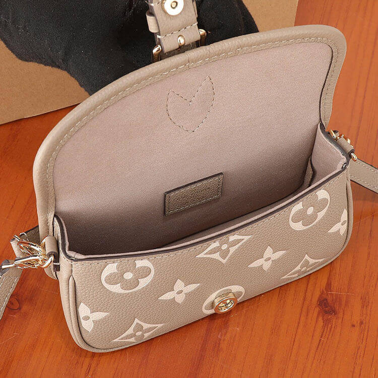 Replica LV Nano Diane M83300 (5)
