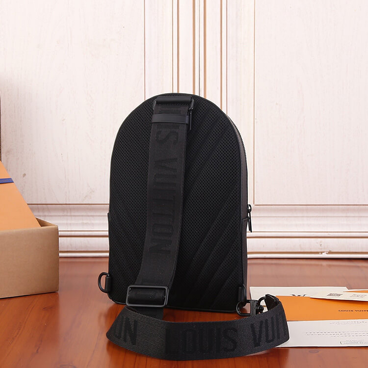 Replica LV Pilot Slingbag M23736 (4)