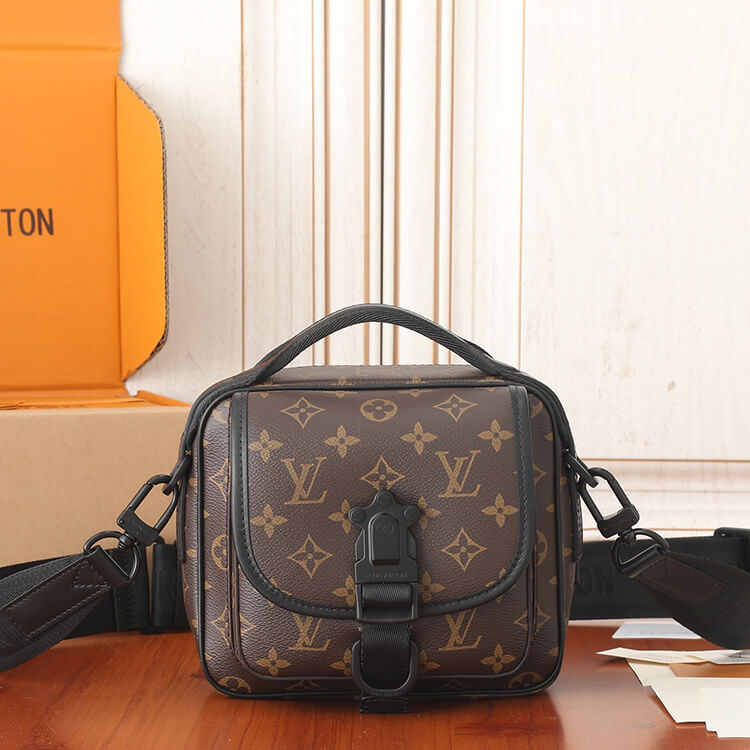 Replica LV Quest Messenger M46973 (2)