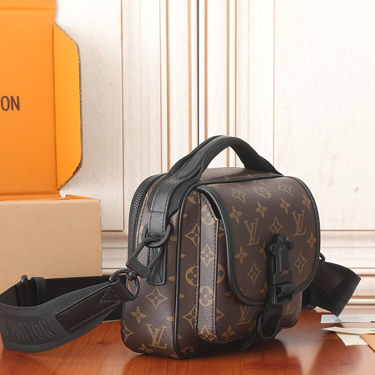 Replica LV Quest Messenger M46973 (3)