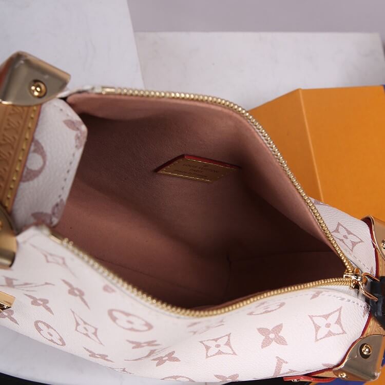 Replica LV Side Trunk MM M46907 (6)
