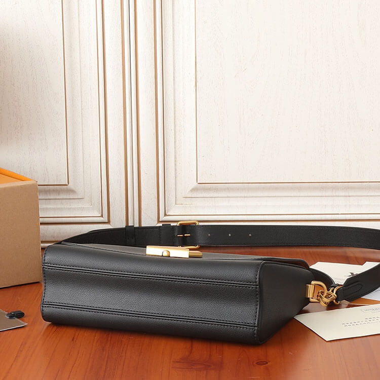 Replica LV Soft Twist M24639 (5)