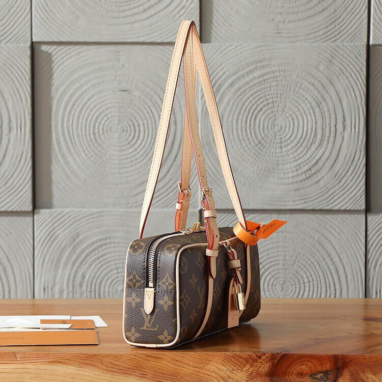 Replica LV Hang On M47031 (3)