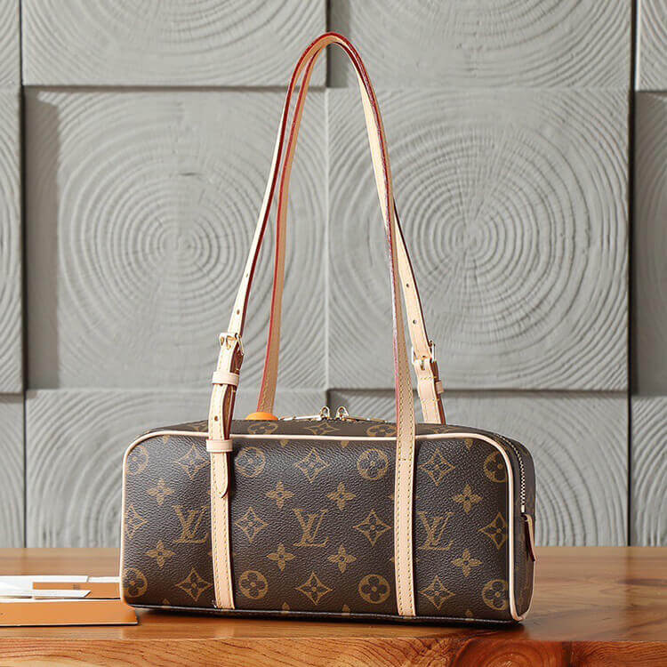 Replica LV Hang On M47031 (4)