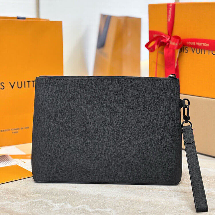 Replica LV Takeoff Pouch M25955 (4)